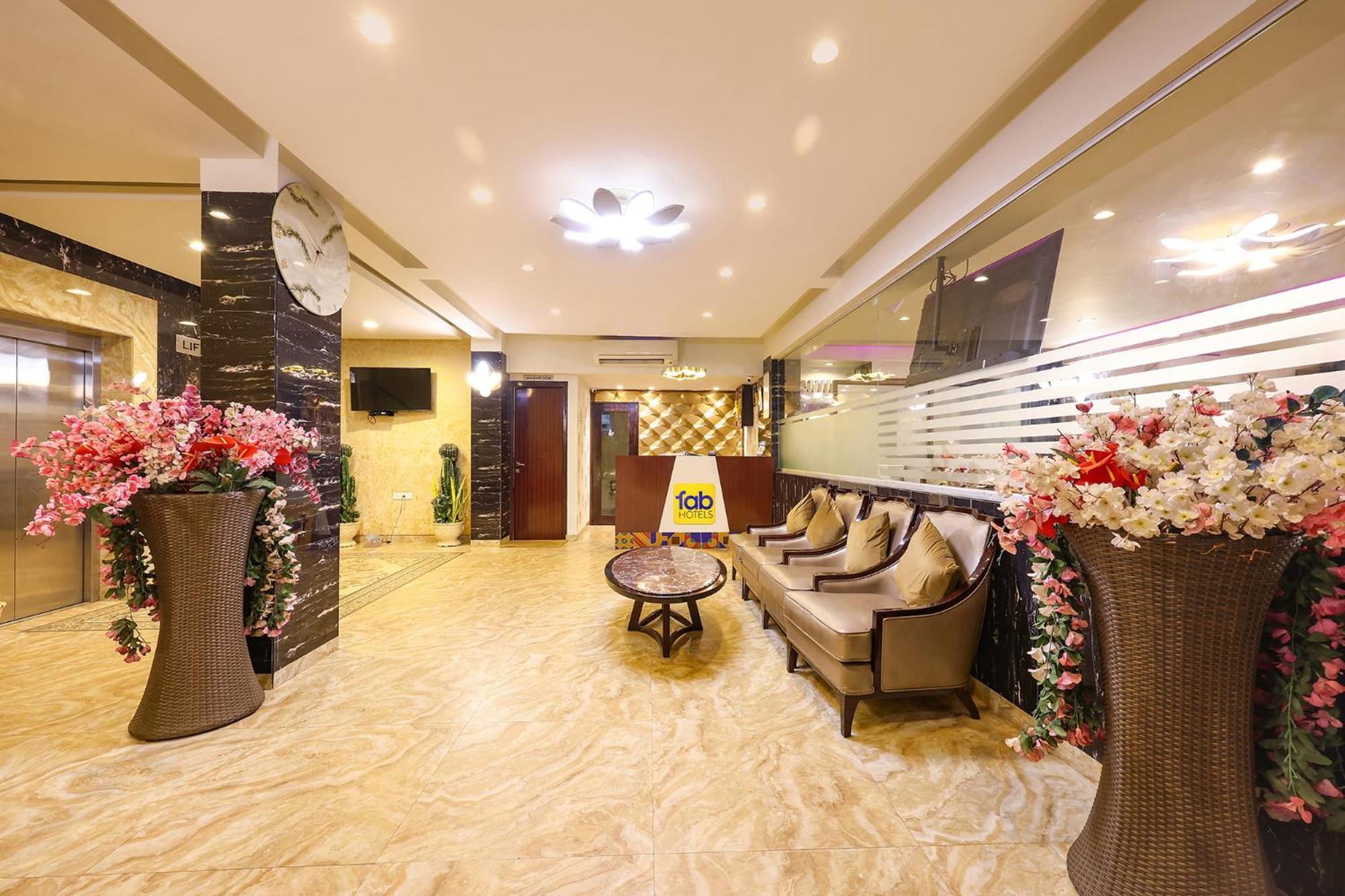 Fabhotel Prime Sarala Crown With Pool - Nr Calangute Beach Bagian luar foto