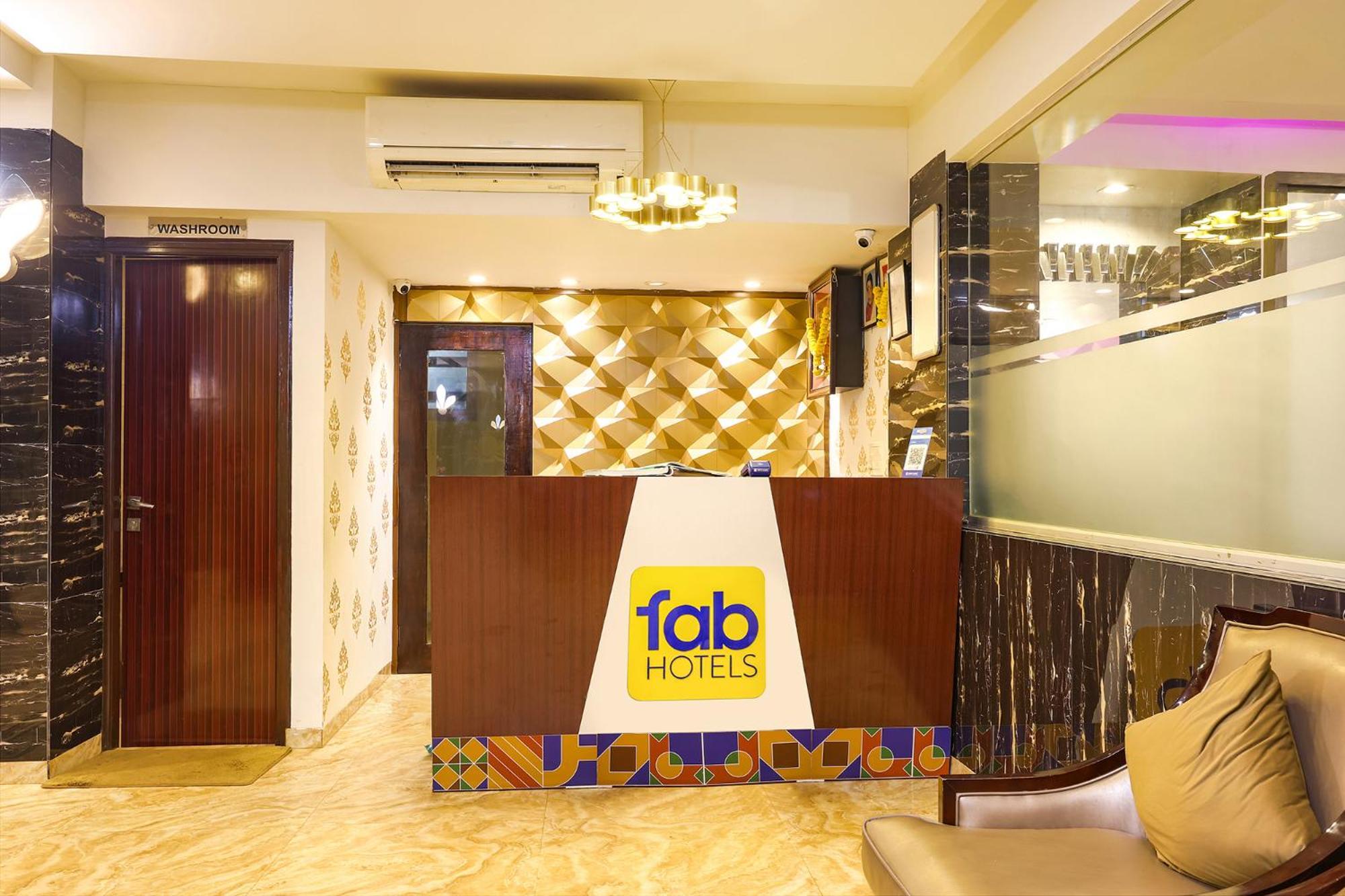 Fabhotel Prime Sarala Crown With Pool - Nr Calangute Beach Bagian luar foto