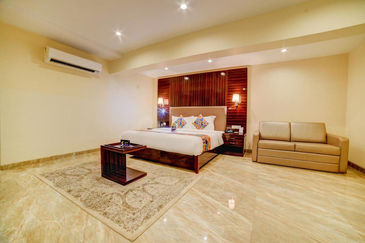 Fabhotel Prime Sarala Crown With Pool - Nr Calangute Beach Bagian luar foto
