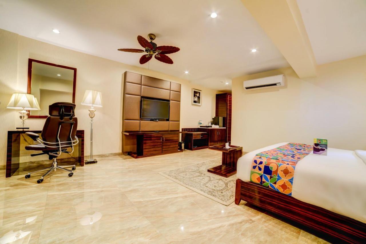 Fabhotel Prime Sarala Crown With Pool - Nr Calangute Beach Bagian luar foto