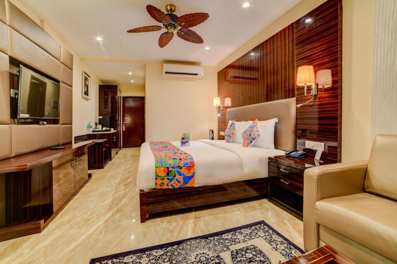 Fabhotel Prime Sarala Crown With Pool - Nr Calangute Beach Bagian luar foto