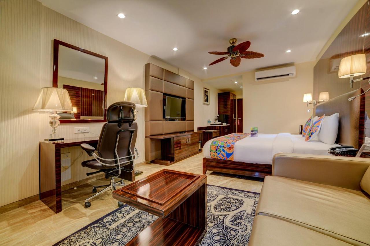Fabhotel Prime Sarala Crown With Pool - Nr Calangute Beach Bagian luar foto