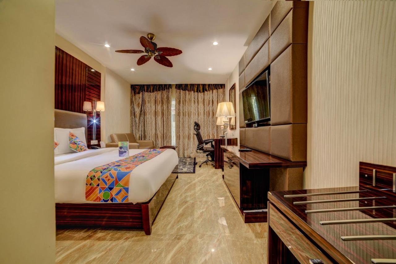 Fabhotel Prime Sarala Crown With Pool - Nr Calangute Beach Bagian luar foto