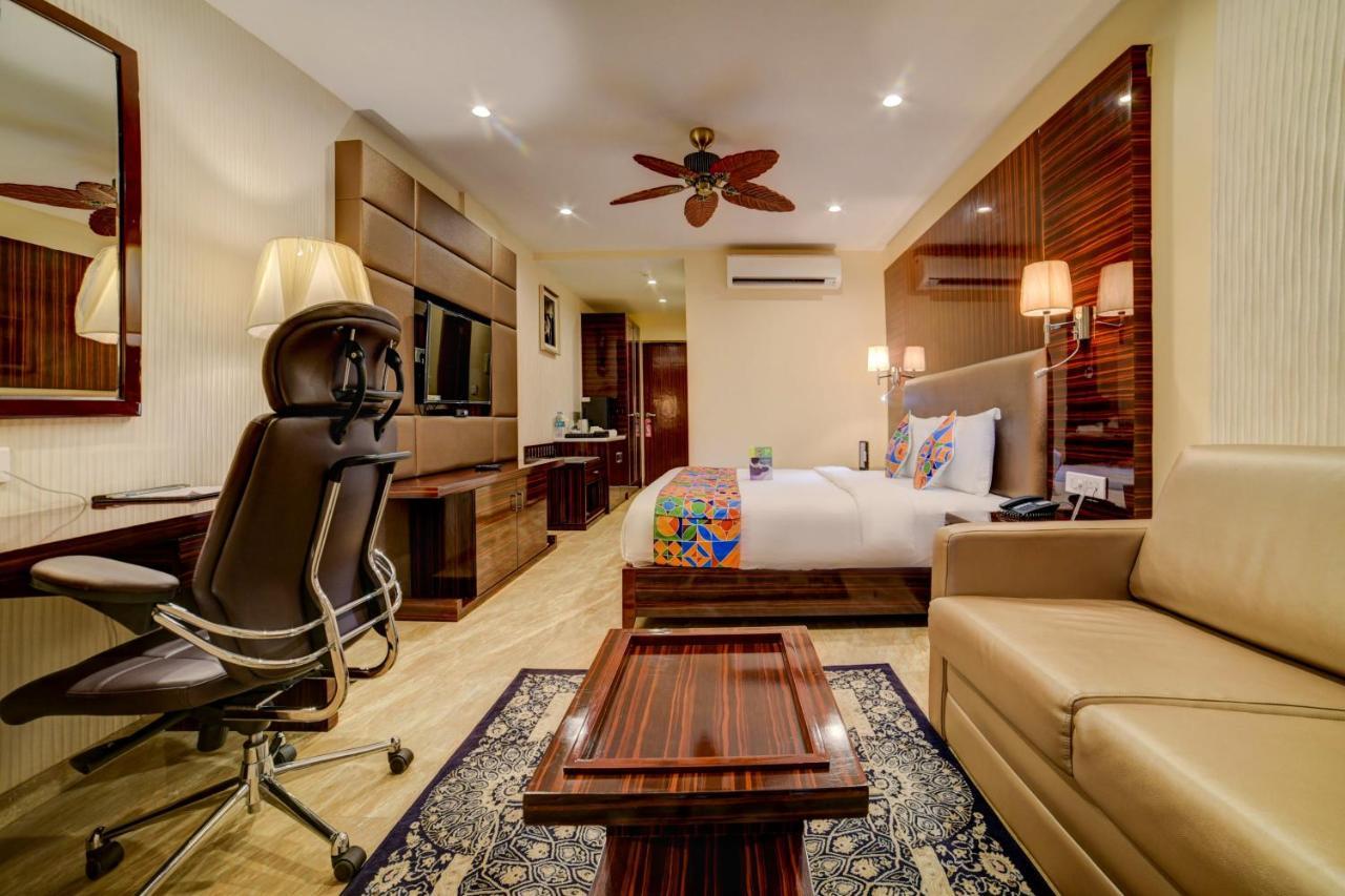 Fabhotel Prime Sarala Crown With Pool - Nr Calangute Beach Bagian luar foto